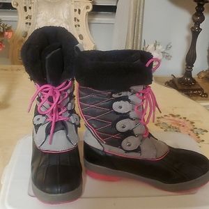 Girl's Totes winter snow boots Size 4